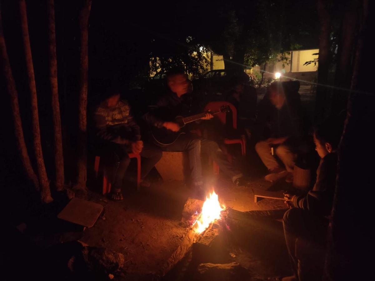 Surwahi Social Ecoestate Kānha Buitenkant foto