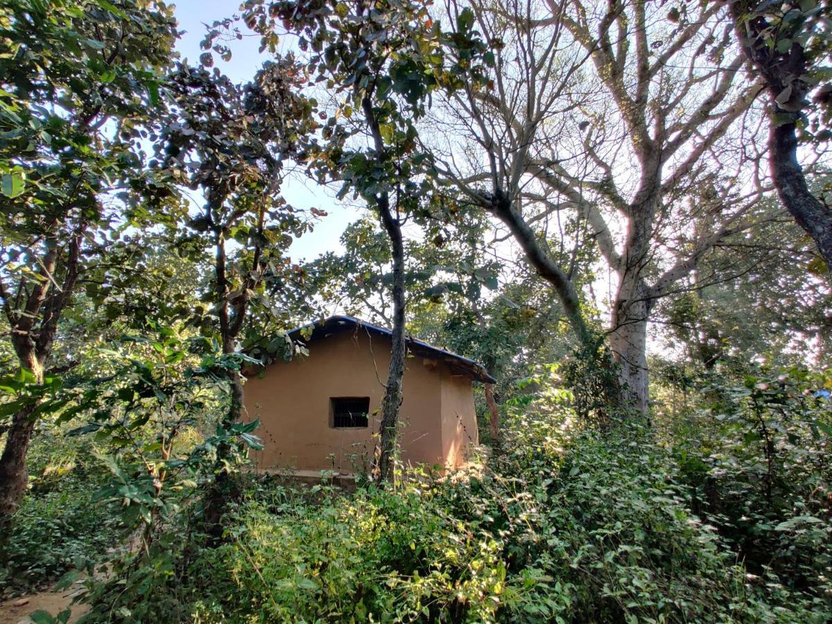 Surwahi Social Ecoestate Kānha Buitenkant foto