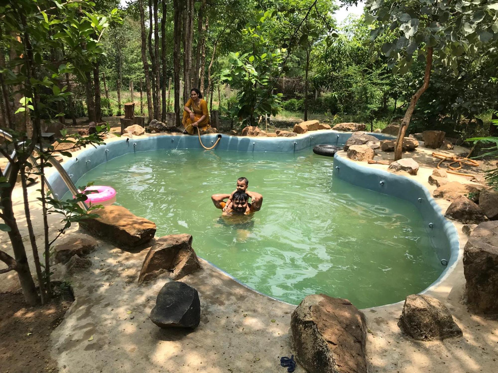 Surwahi Social Ecoestate Kānha Buitenkant foto